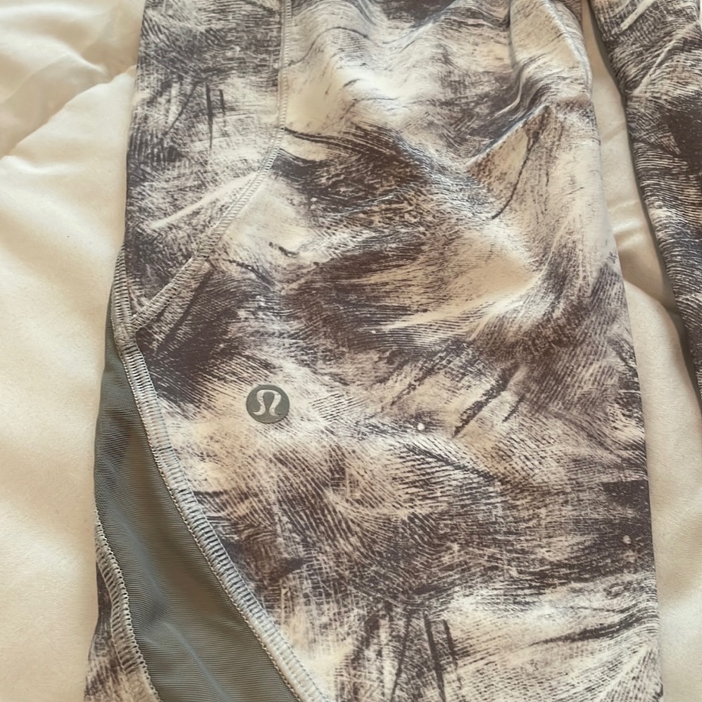 BNWOT - Lululemon capri leggings